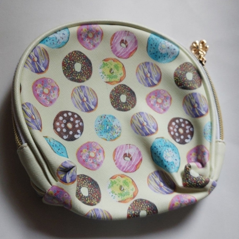 Womens Travel Cosmetics Makeup Bag Sweet Delicious Doughnuts Prints